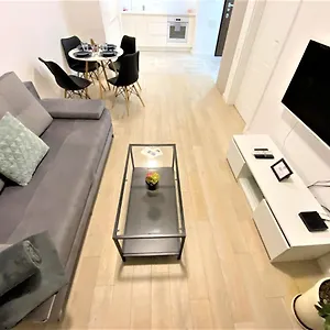 Exclusive 2br! In Center +netflix +gym Apartament